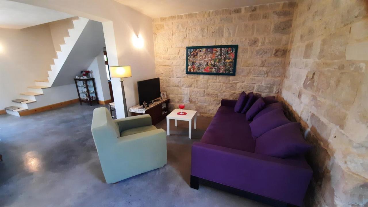 Landolina Guest House Доналуката Екстериор снимка